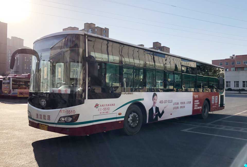 噼里啪财税-恒峰g22投放天下22个都会公交候车亭广告