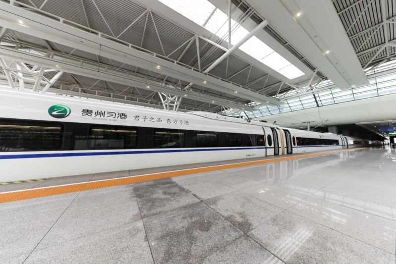 高铁广告值得做吗？？高铁广告投放价钱在什么规模?